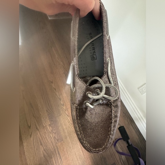 Sperry women’s boat shoes - Picture 1 of 5